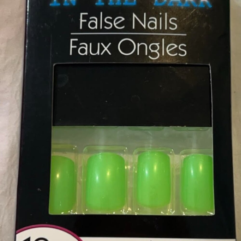 Neon Green Nail Set NIB New in Box